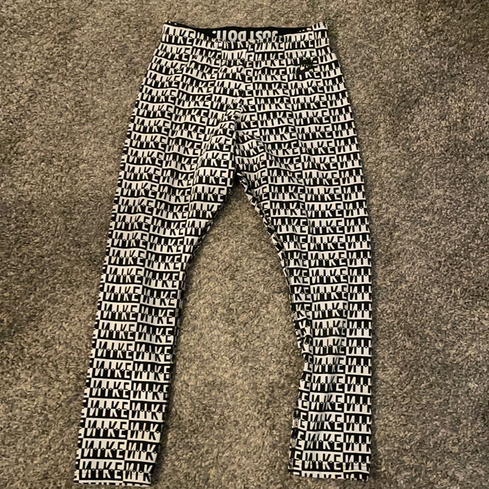 Nike workout capris